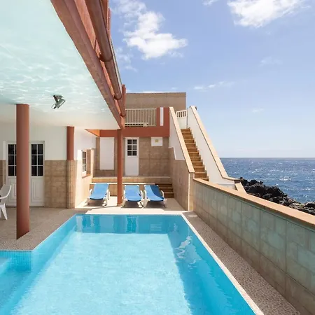 Coastal Dream With Heated Pool *