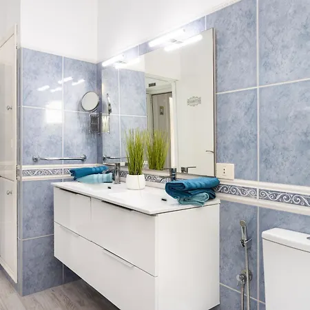 Hébergement de vacances Coastal Dream With Heated Pool *