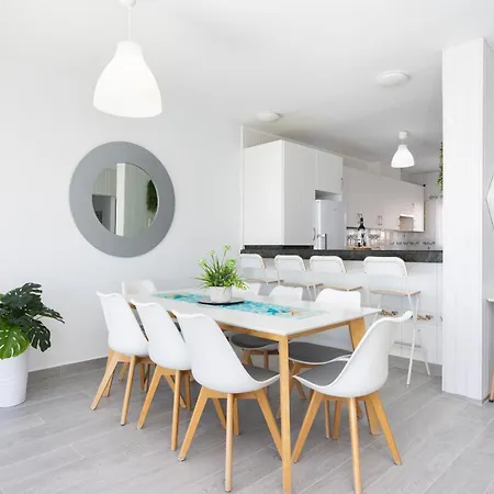 Coastal Dream With Heated Pool Hébergement de vacances