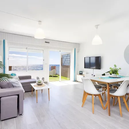 Hébergement de vacances Coastal Dream With Heated Pool *