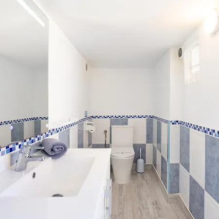 Hébergement de vacances Coastal Dream With Heated Pool