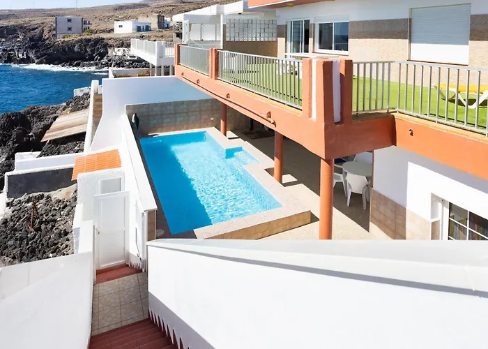 Coastal Dream With Heated Pool *