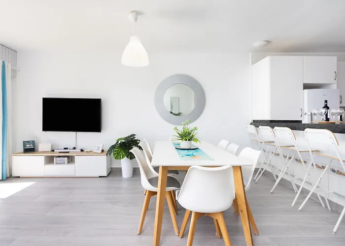 Coastal Dream With Heated Pool Semesterbostad