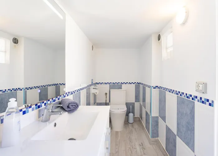 Semesterbostad Coastal Dream With Heated Pool