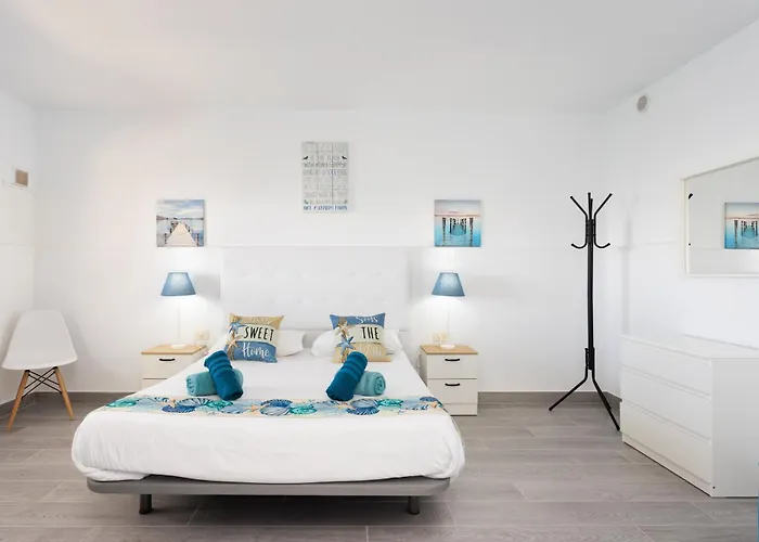 Coastal Dream With Heated Pool Semesterbostad