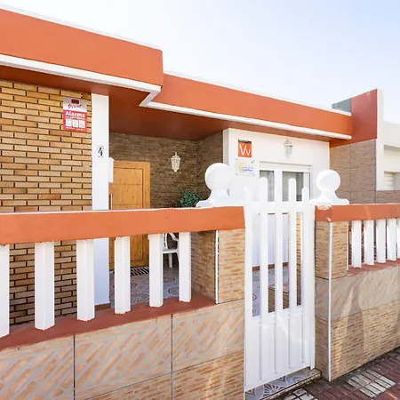 Coastal Dream With Heated Pool Feriehus *